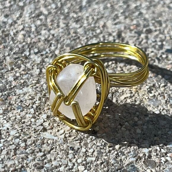 QUARTZ WIREWRAPPED GEMSTONE CHUNKY RING - Picture 2 of 5